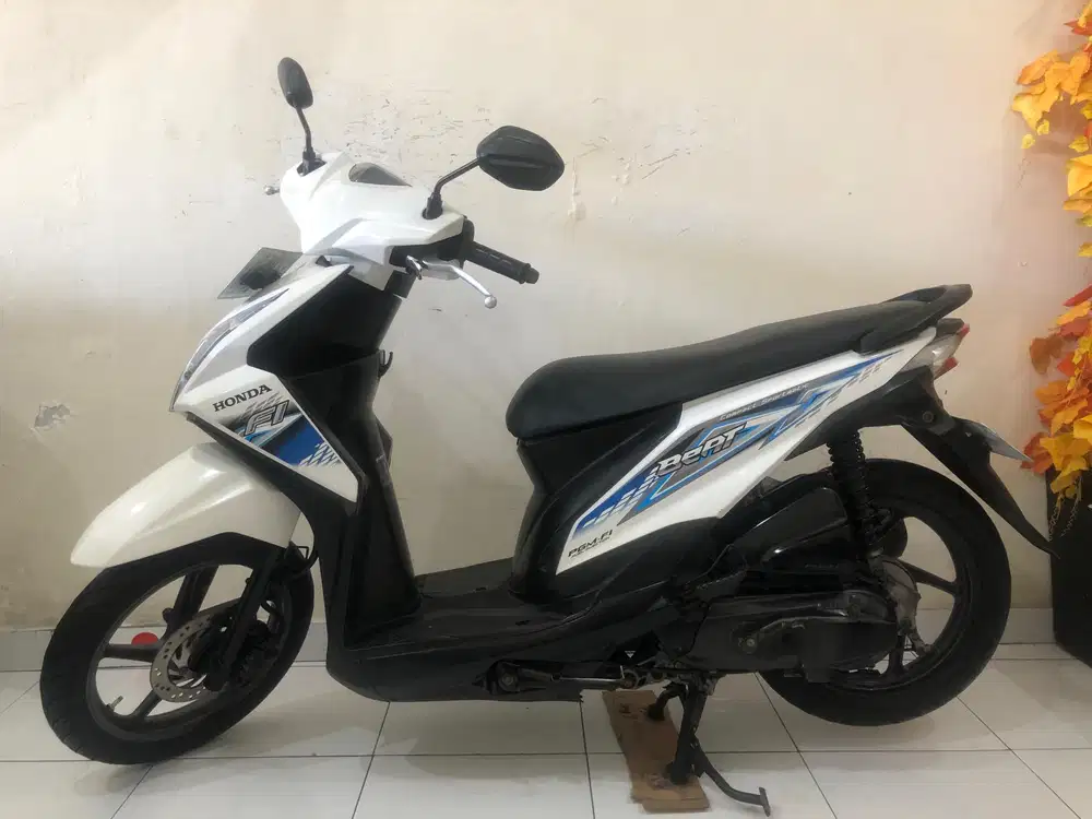Honda Beat Fi Th.2014 putih!!