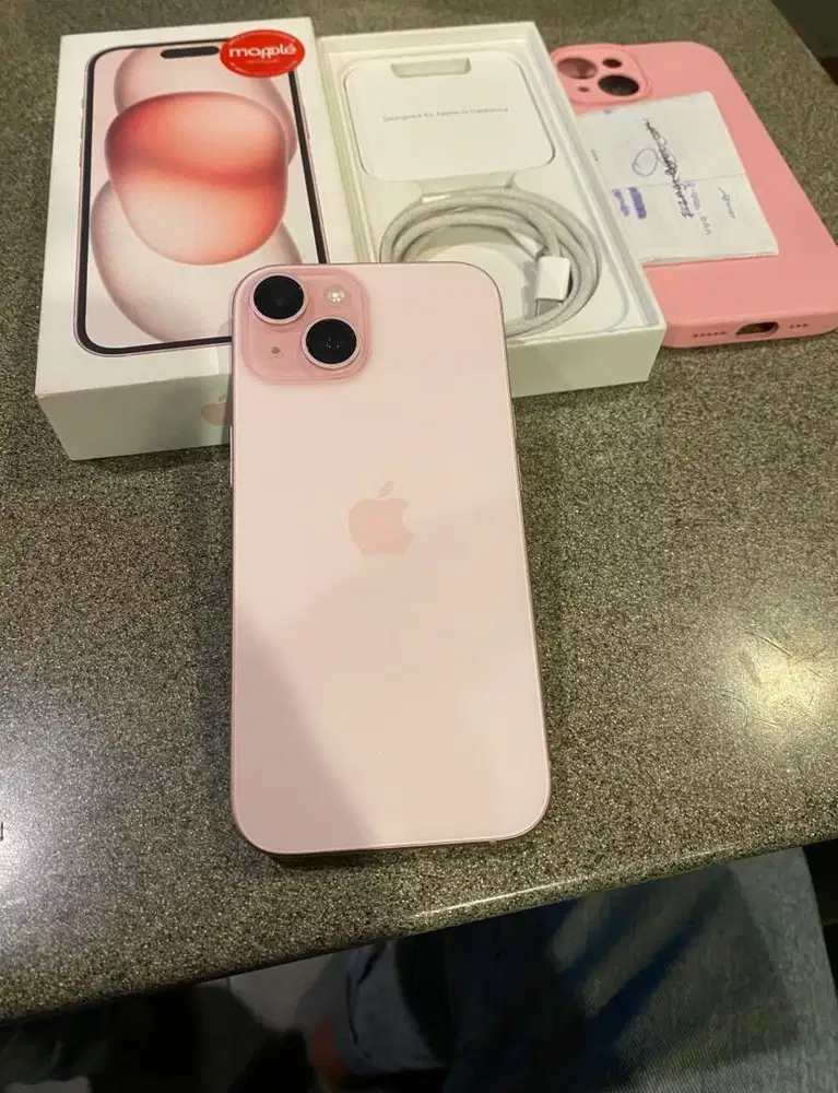 Iphone 15 128 GB Pink Digimap Garansi ON April 2027