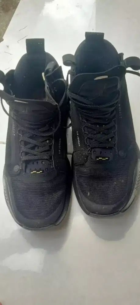 Sepatu air Jordan black seri 43 ukuran 40