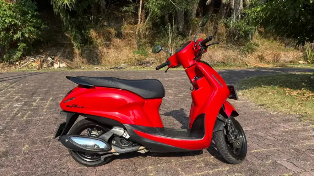 Yamaha grand filano merah