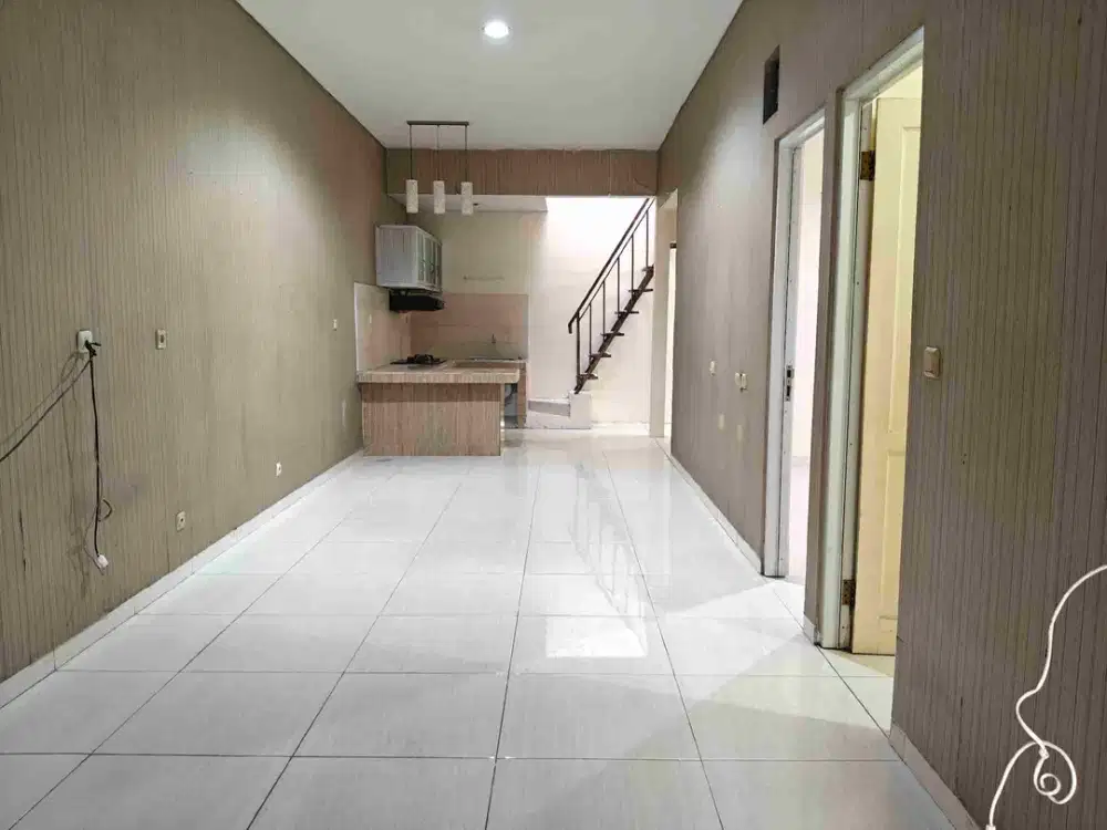 Jual cepat rumah satu lantai di Taman Semanan Indah