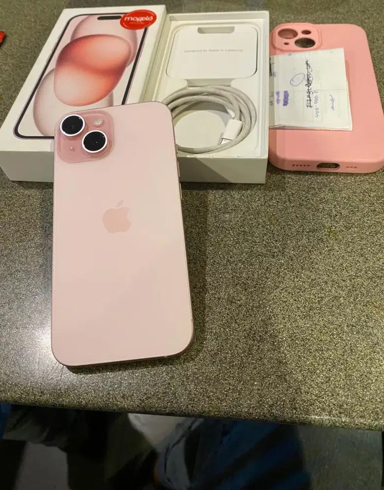 Iphone 15 128 GB Pink Digimap Garansi ON April 2027