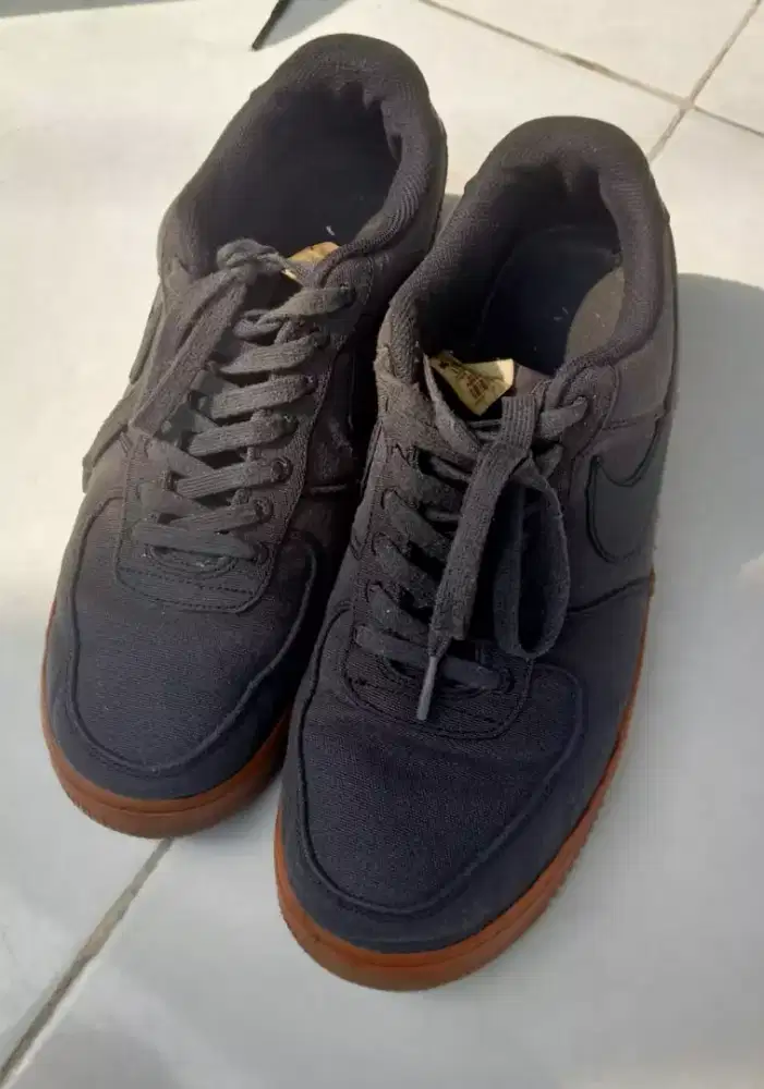 sepatu Nike Air grey ukuran 43
