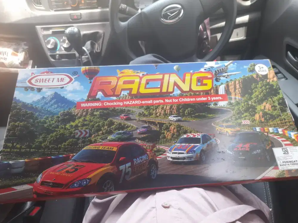 Mainan mobil dan pesawat