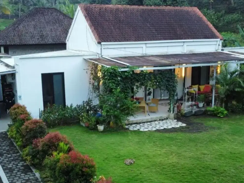 RUMAH SEMI VILLA DESA BAJERA SELEMADEG TABANAN