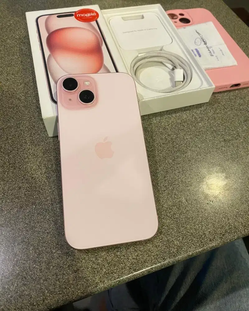 Iphone 15 128 GB Pink Digimap Garansi ON April 2027