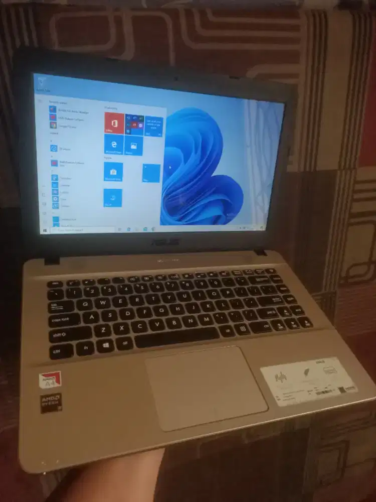 Asus X441B AMD A4-9125 Gen7 ram 4gb DDR4 hdd 500gb no minus
