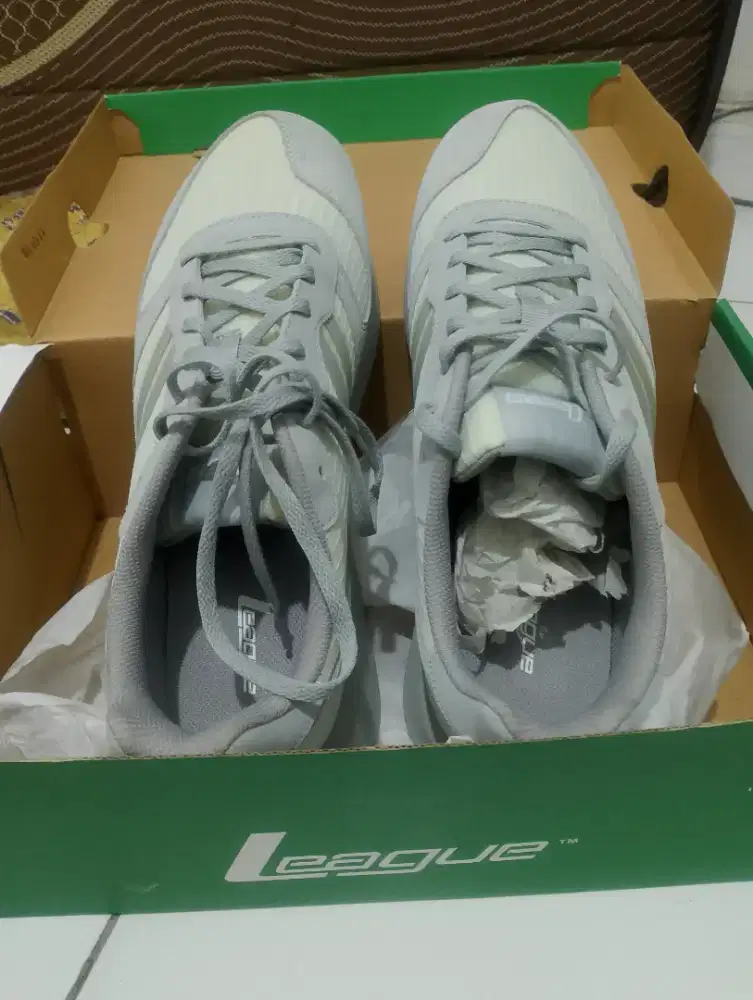Dijual murah sepatu pemakaian 5 bulan
