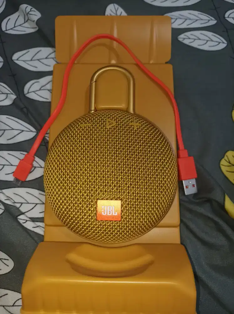speaker JBL CLIP 3 portable bluetooth speaker - yellow