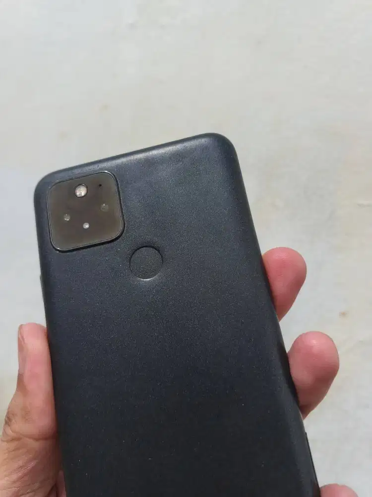 Pixel 5 8/128 just black