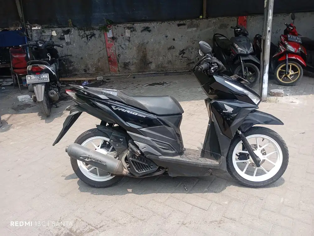 Honda Vario 150 LED old Tahun 2015 Surat komplit