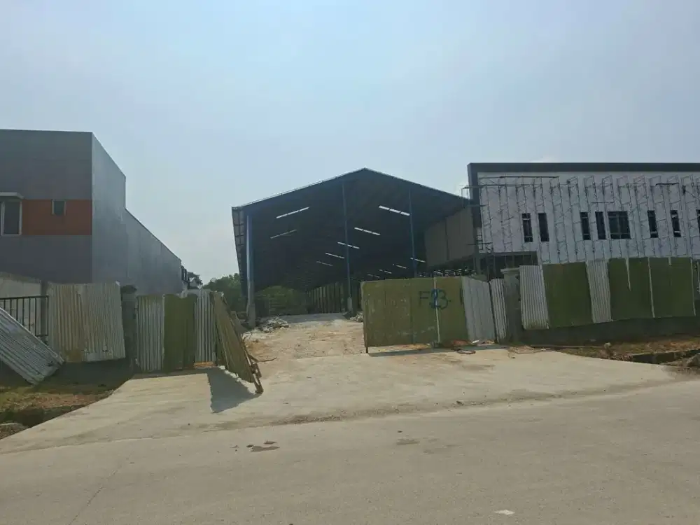 DISEWAKAN GUDANG/INDUSTRI DELTA SILICON 3