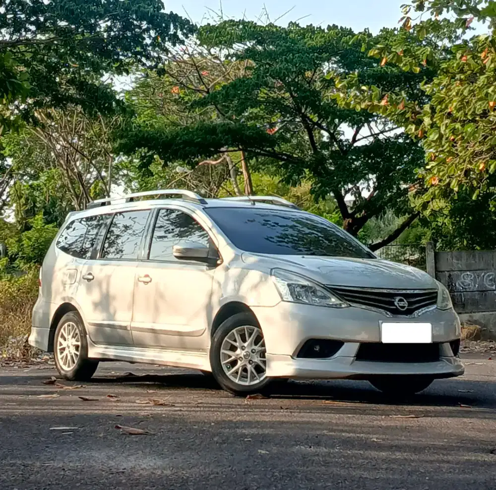 LIVINA HWS A/T 2013