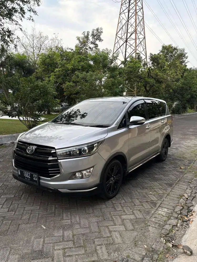 Innova Venturer 2.4 Diesel Tahun 2017 Matic Istimewa