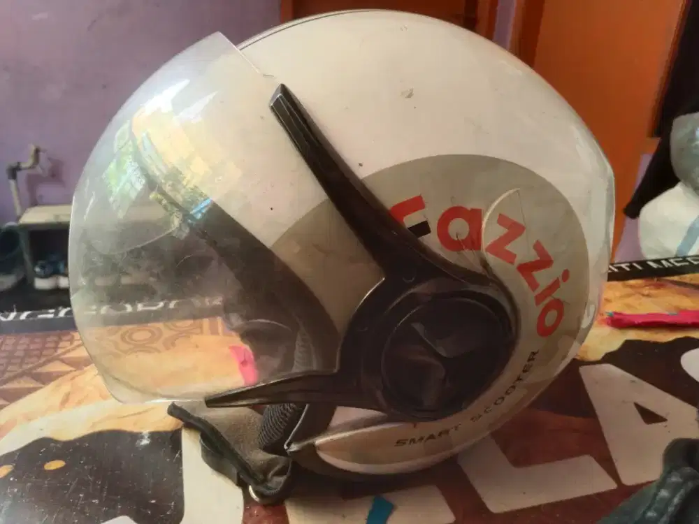 Helm Fazzio putih