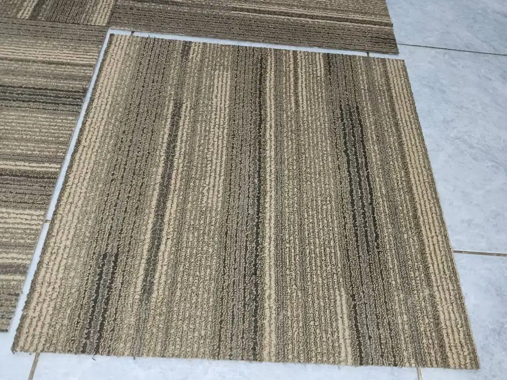Karpet Tile ex Perkantoran 50cmx50cm