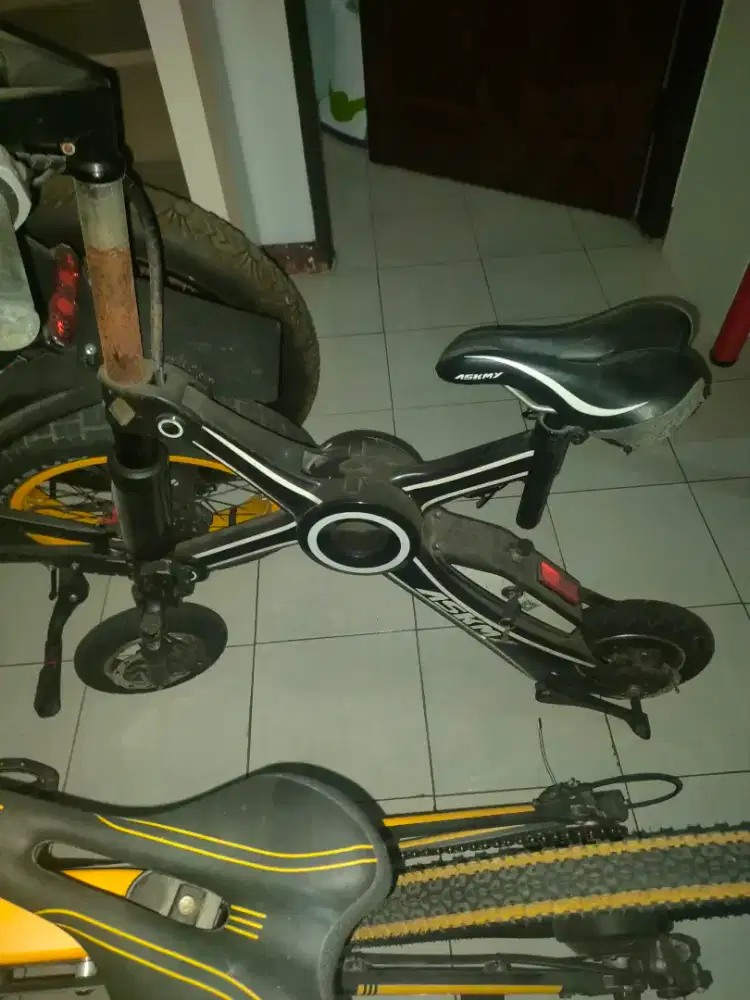 Sepeda listrik merk adikmu jepang