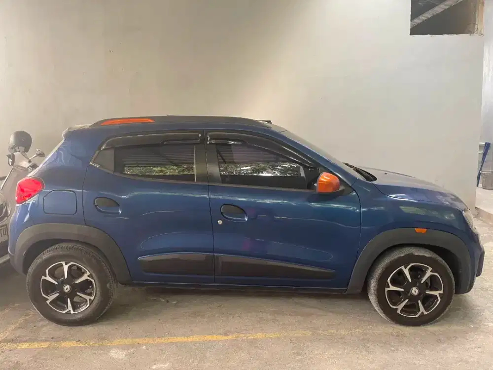 DIJUAL CEPAT Sedan super irit Renault 2019
