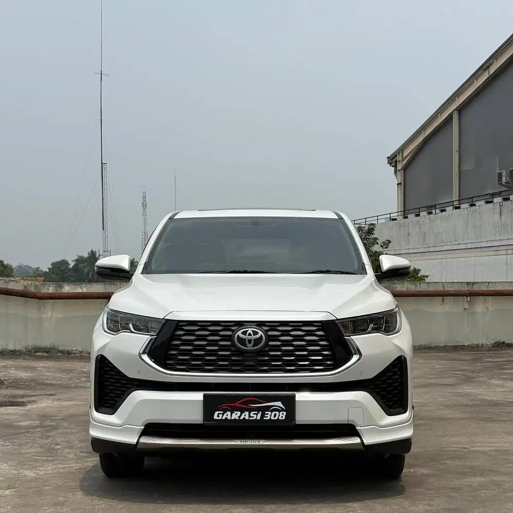 Toyota kijang Innova Zenix V Hybrid Modelista HV 2022 Registrasi 2023