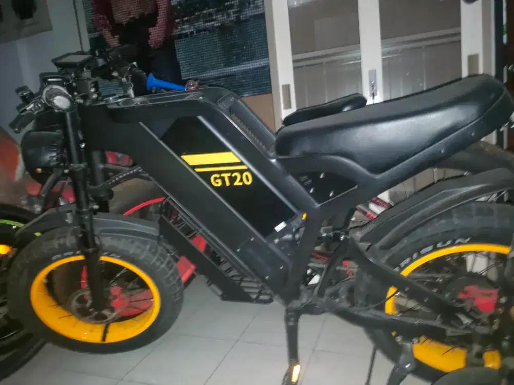 Sepeda listrik trail fat bike gt20