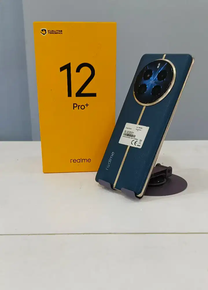 Realmi 12  pro+ 12/512,,fulsett,belum pernah bongkar,,no minus