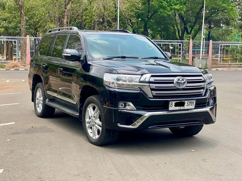 TOYOTA LAND CRUISER VX200 DIESEL AT 2010
