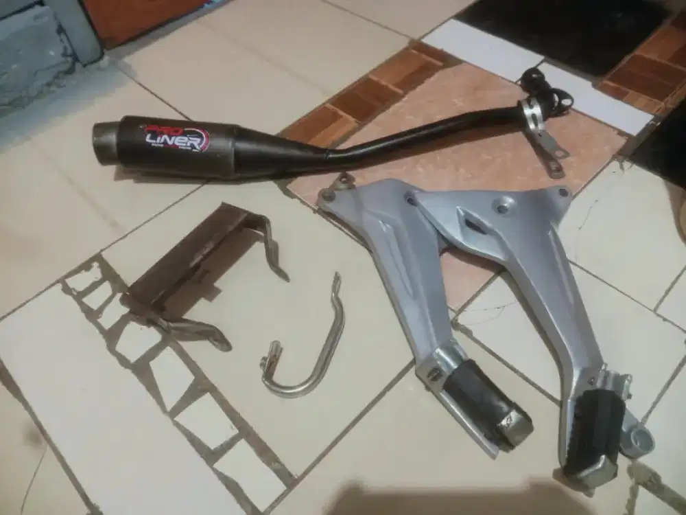 Jual cepat perlengkapan motor C70 masih baru