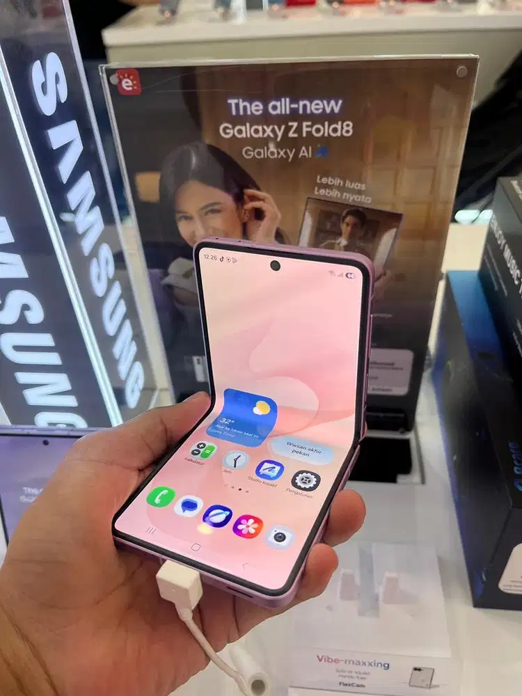 Samsung galaxy Flip 8 12/256
