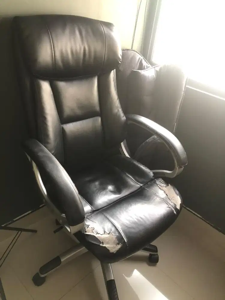 Kursi kantor besar