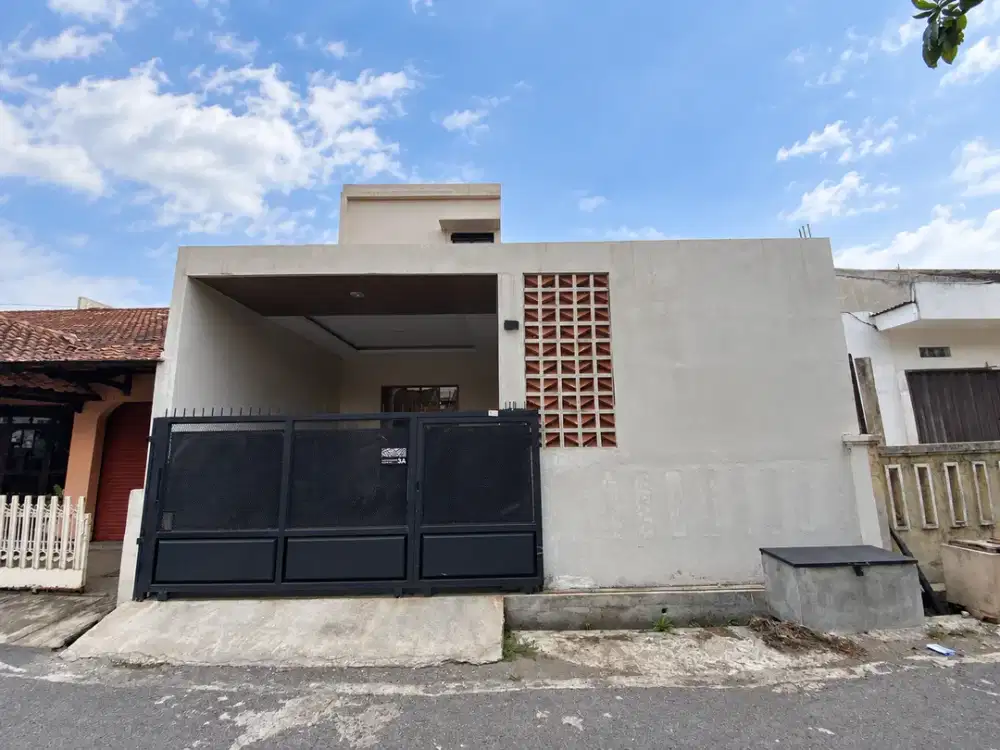 Dijual Rumah Siap Huni 4 Kamar Tidur di Margahayu Raya Buahbatu Bandung