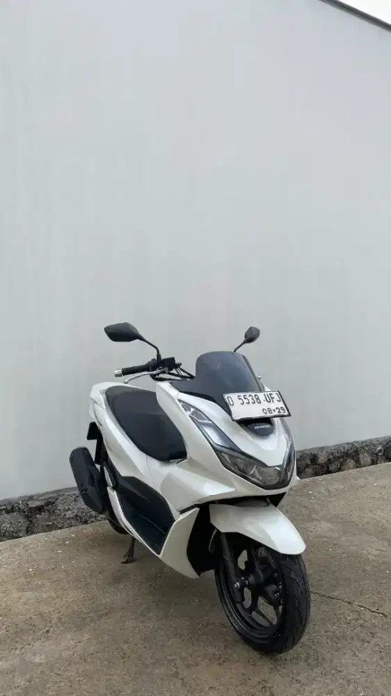 Honda PCX CBS 2024 Putih