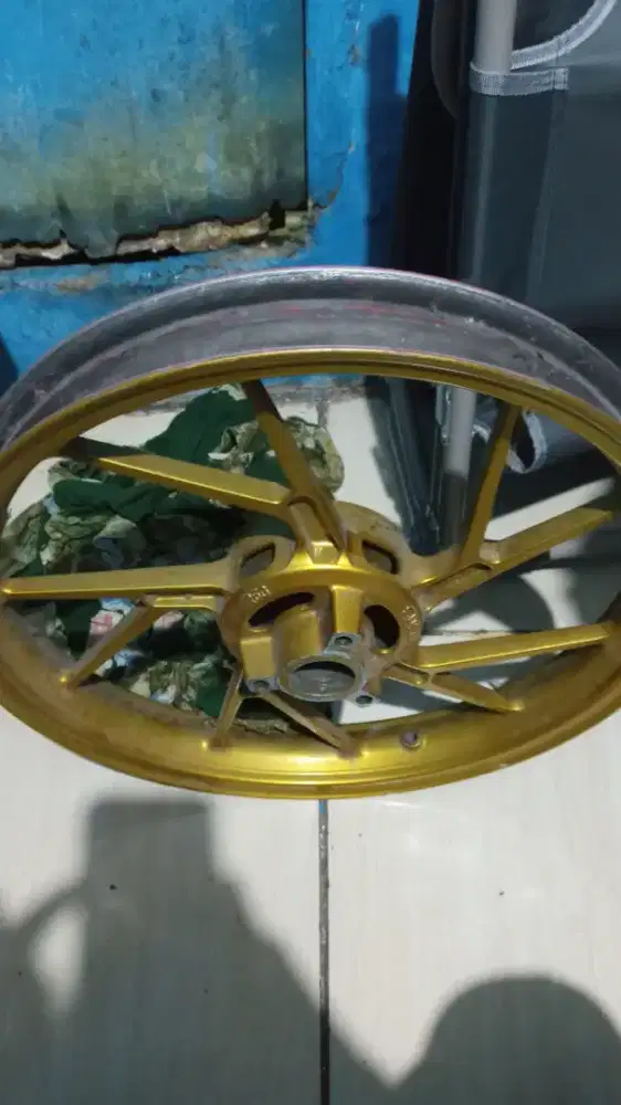 Velg motor Suzuki