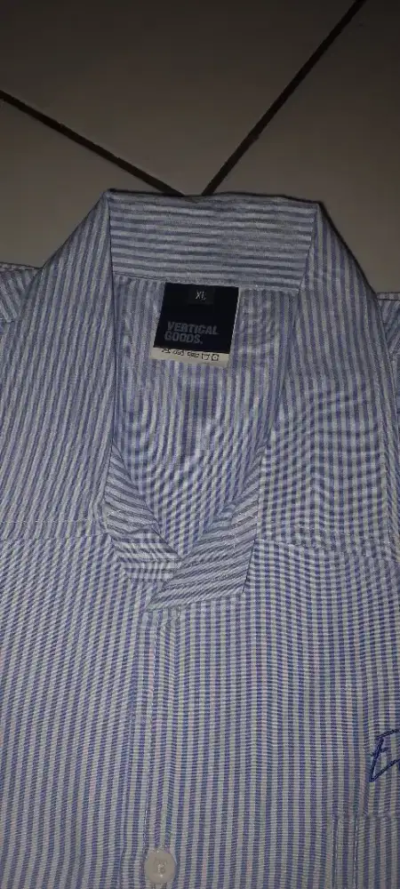 Kemeja Stripe Biru Putih XL – Casual Vintage Look