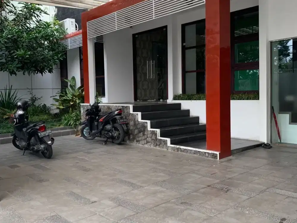 Rumah Poros Jalan Dewandaru Super Strategis Dkt Suhat
