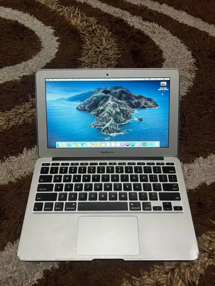 Macbook air 11 inch mid 2013 4/128 gb