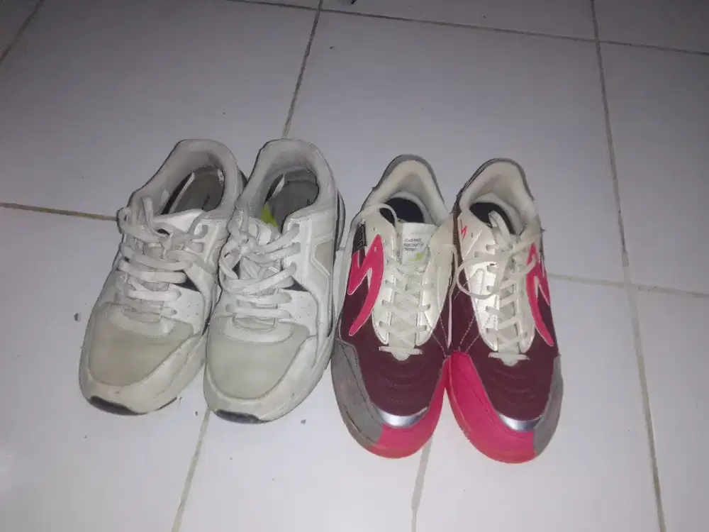 SPECS dan Yanng putih sepatu apa lupa
