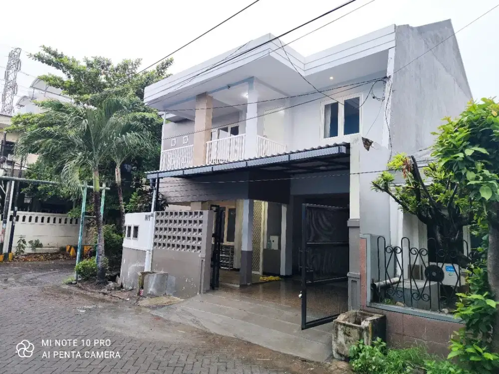 Rumah 2 lantai dijual berlokasi di Darmo Permai Utara (FF)