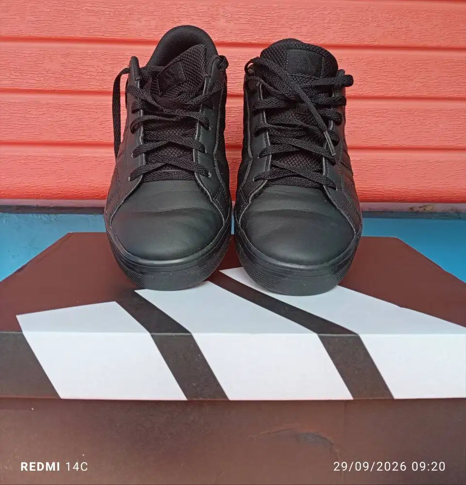 Adidas VS Pace 2.0 HP6008 like new. Size 42 . Harga nego