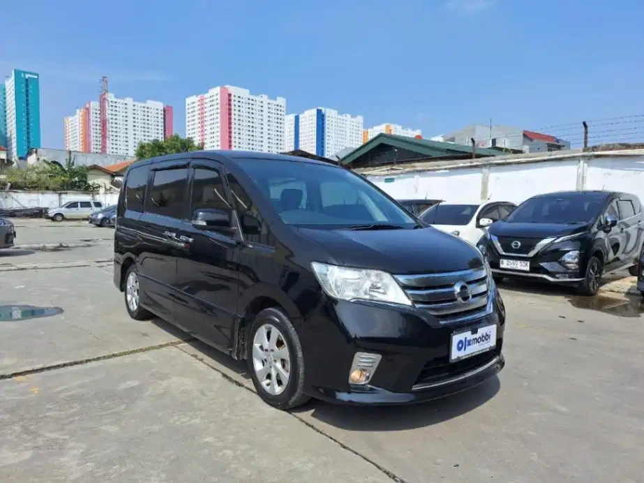 DP MURAH Nissan Serena 2.0 Highway Star Bensin-AT 2014 Hitam CJUZB