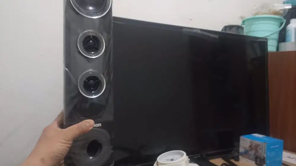 Polytron 32inc smart tv