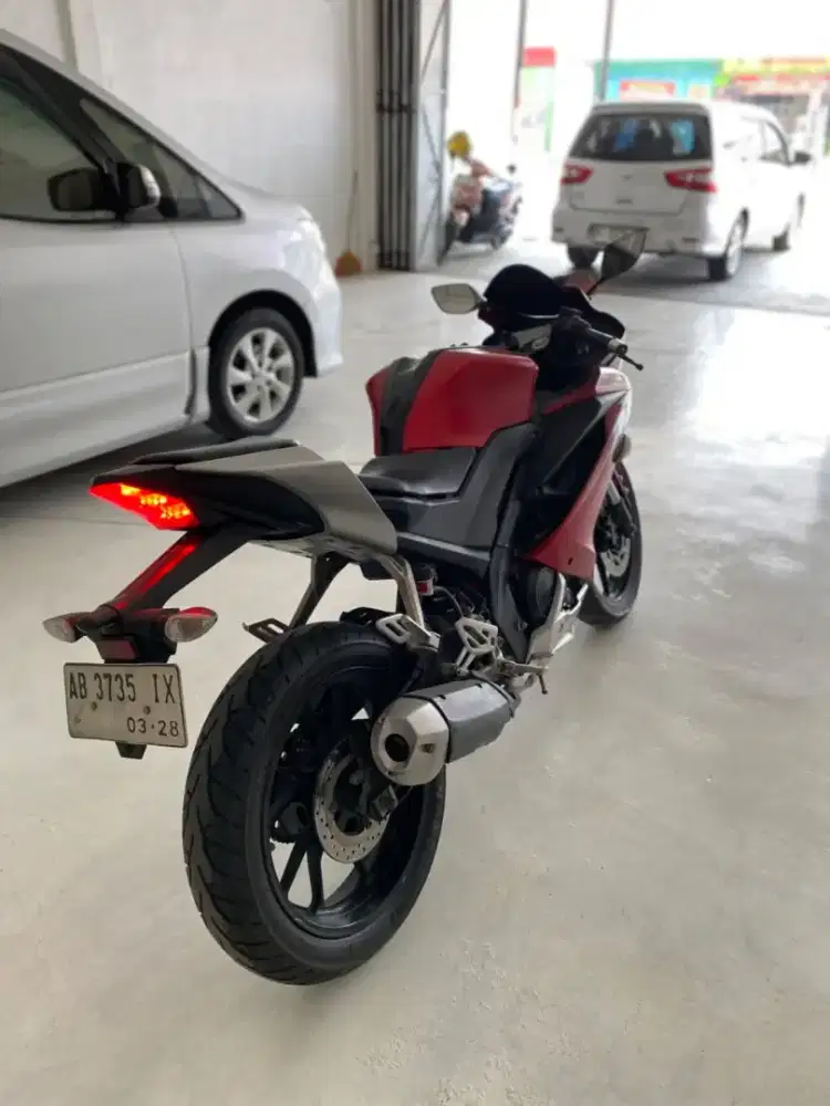Yamaha R15 V3 Manual