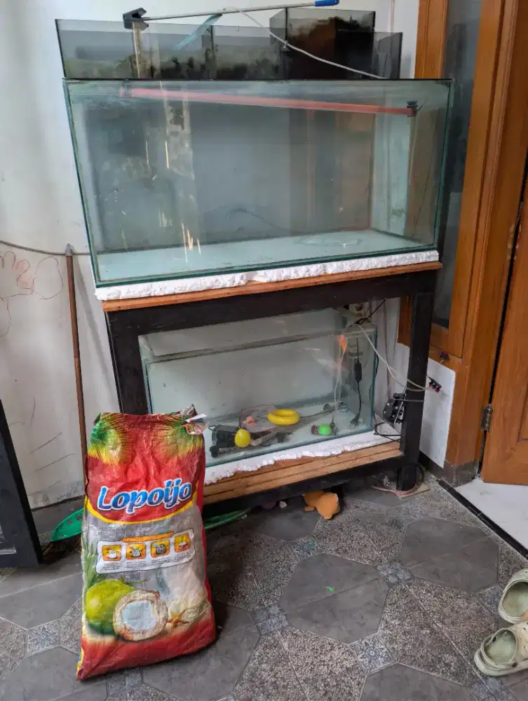 Aquarium 2 dan meja tinggal pakai