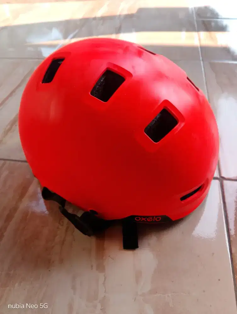 Helm Sepatu Roda Merk Oxelo