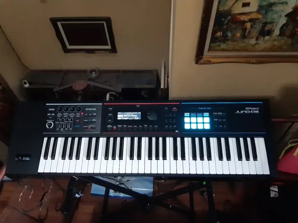 Roland Juno DS  61 Kond. spt  baru