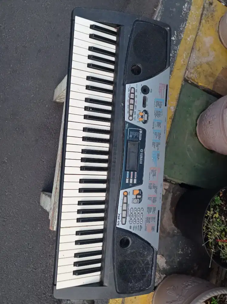 KEYBOARD YAMAHA PSR 175 bekas second