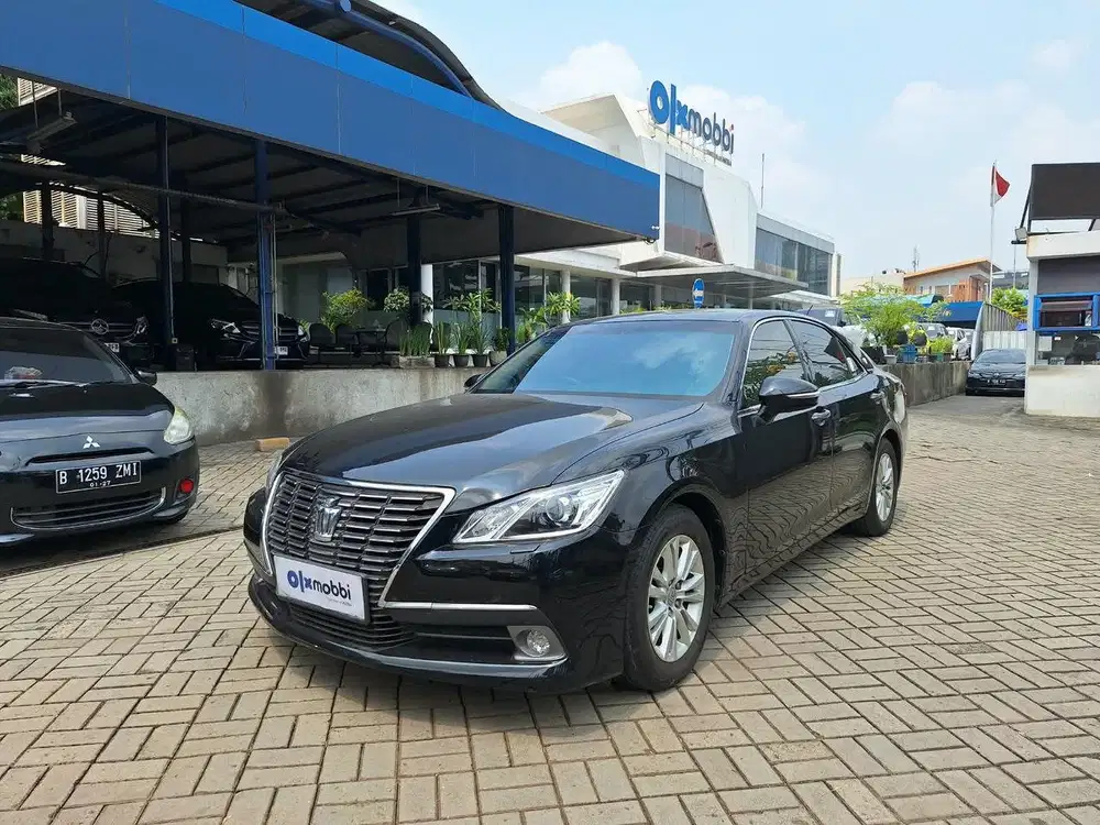 PROMO WEEKEND SALE - Toyota Crown 2013 1AI