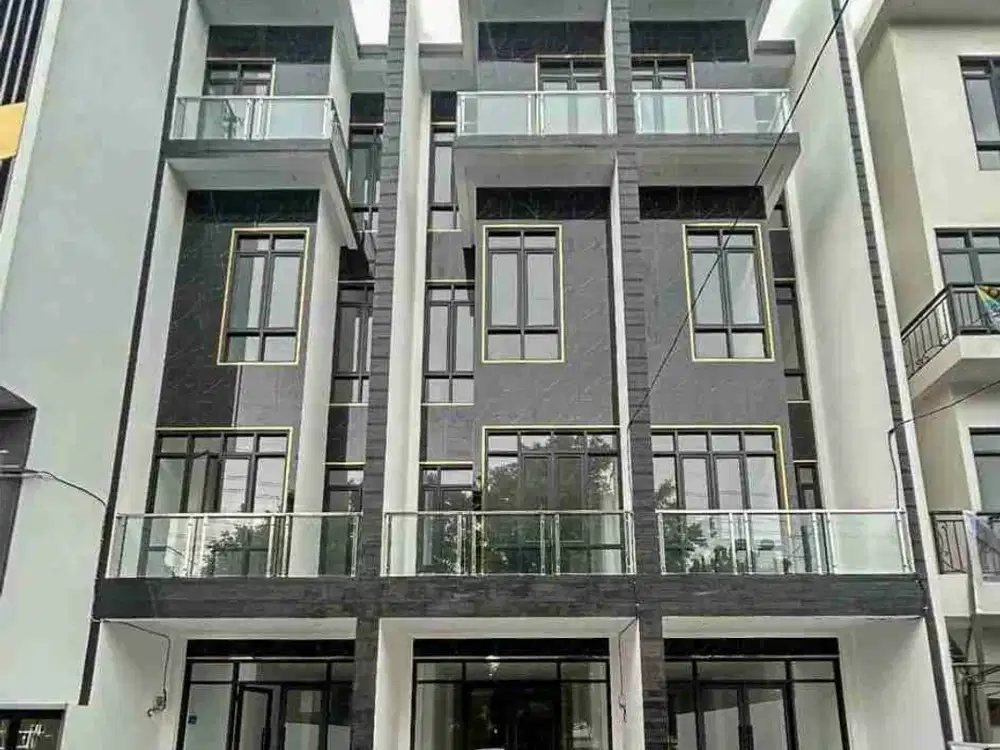 Ruko 4 Lantai + Rooftop dan Lift di Rawamangun