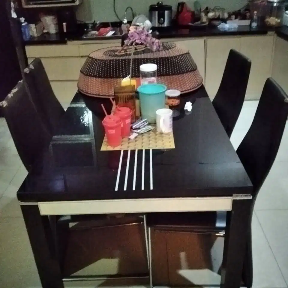 Dijual Meja Makan