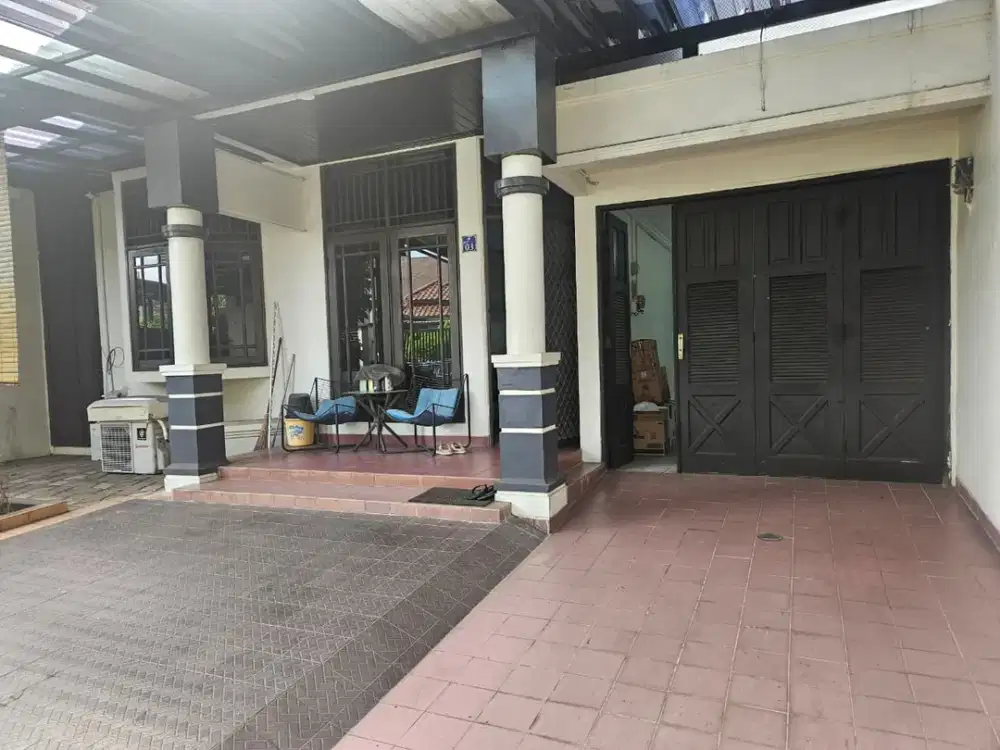 Rumah Renovasi LT 300m² LB 250m² | 3+1 KT | Rp3,8 M Nego