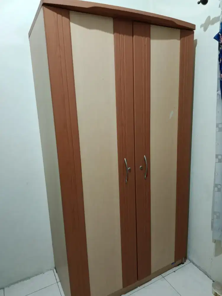 Dijual lemari pakaian besar bagus
